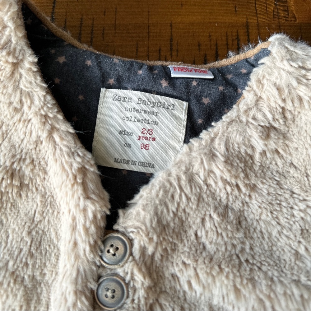Zara Fur Vest - Picture 2 of 5